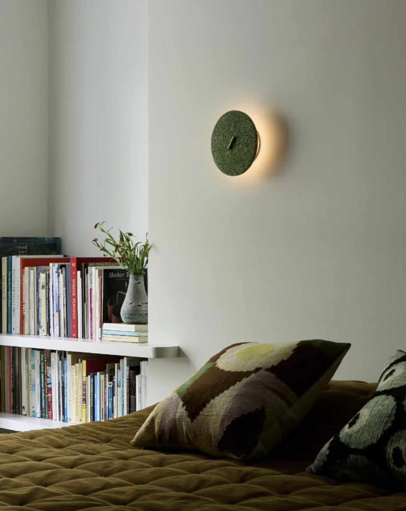 PITH SCONCE - TERRAZZO par Roll & Hill