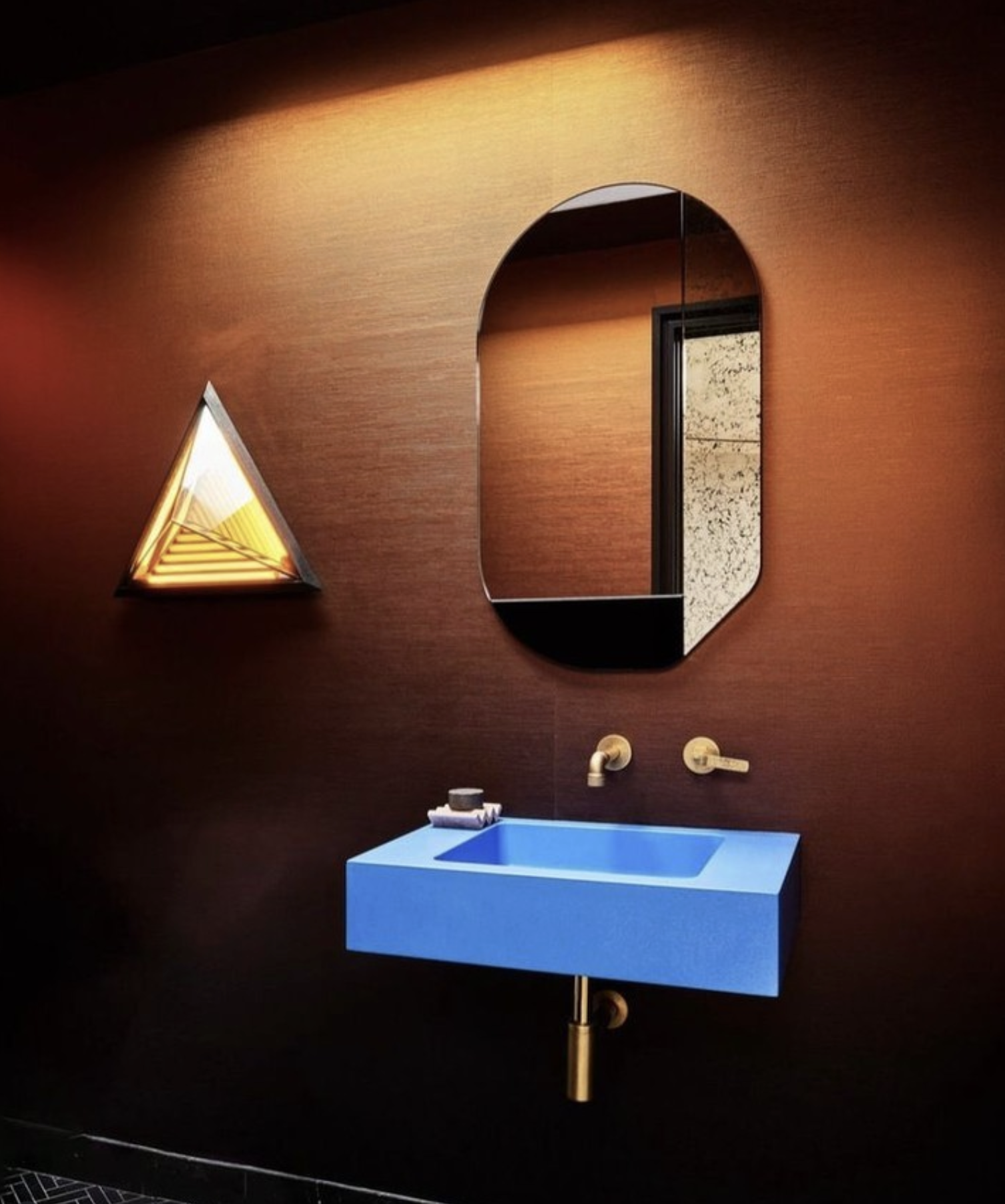 STELLA TRIANGLE par Roll & Hill