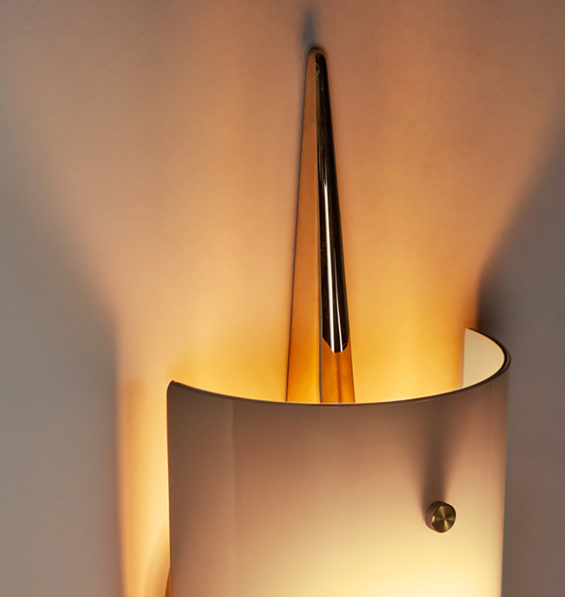 THE LADDI SCONCE - CYLINDER SHADE par Roll & Hill