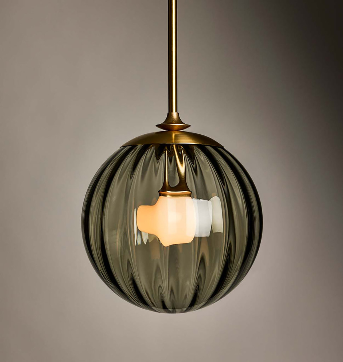 THE ROLL AND HILL PENDANT 01 GLOBE par Roll & Hill