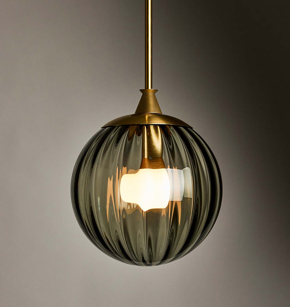 THE ROLL AND HILL PENDANT 02 GLOBE par Roll & Hill