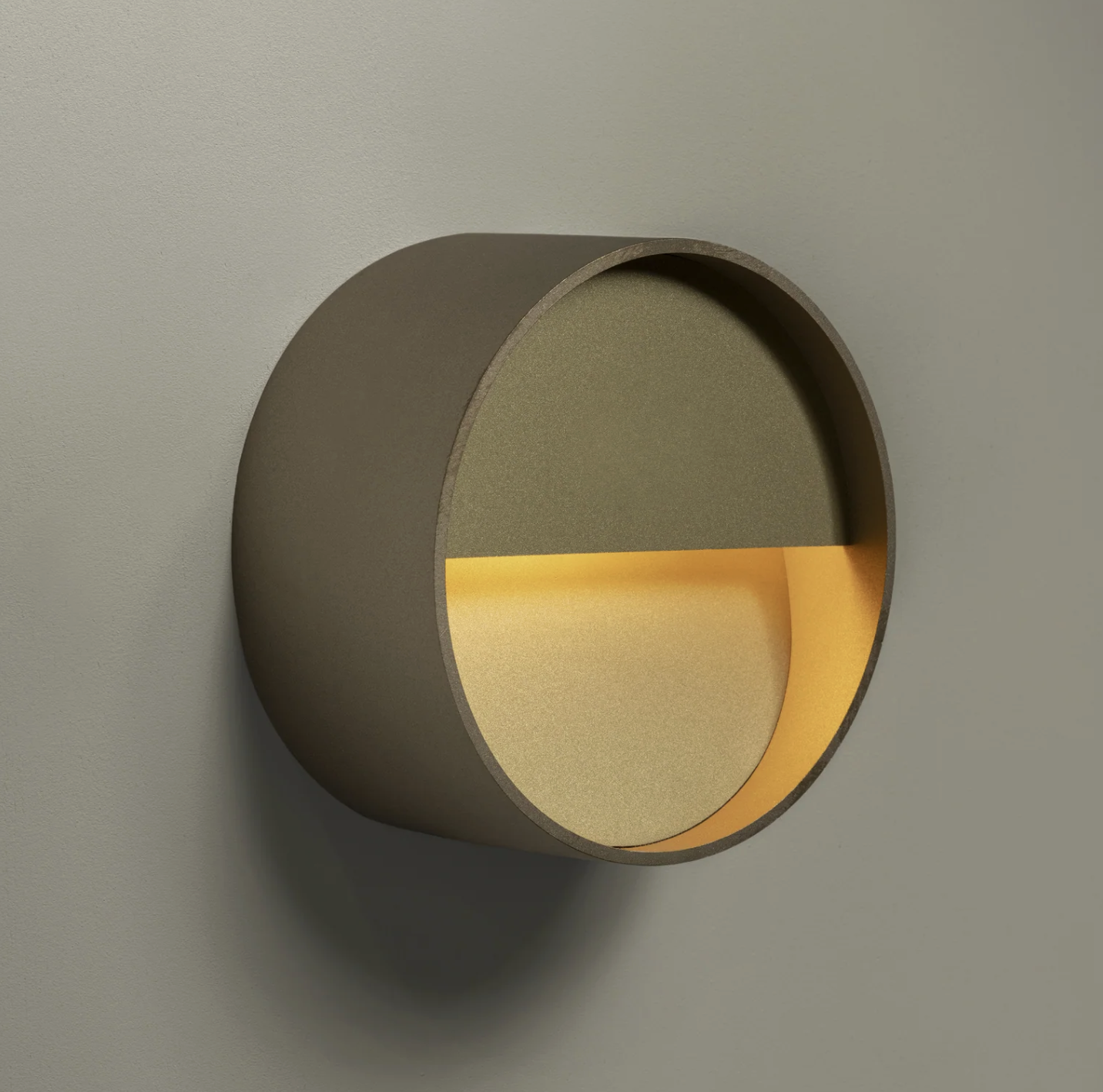 TOBOR par Roll & Hill