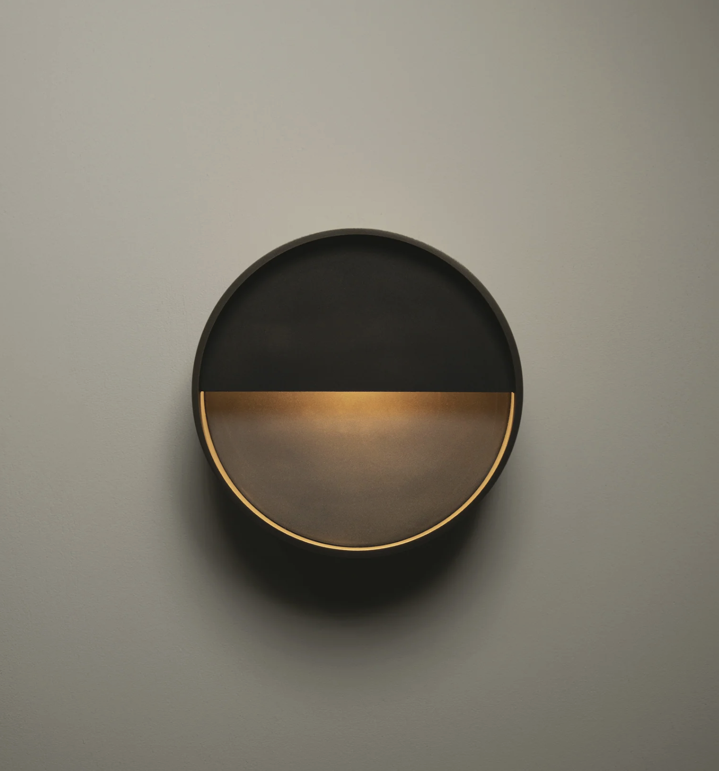 TOBOR par Roll & Hill