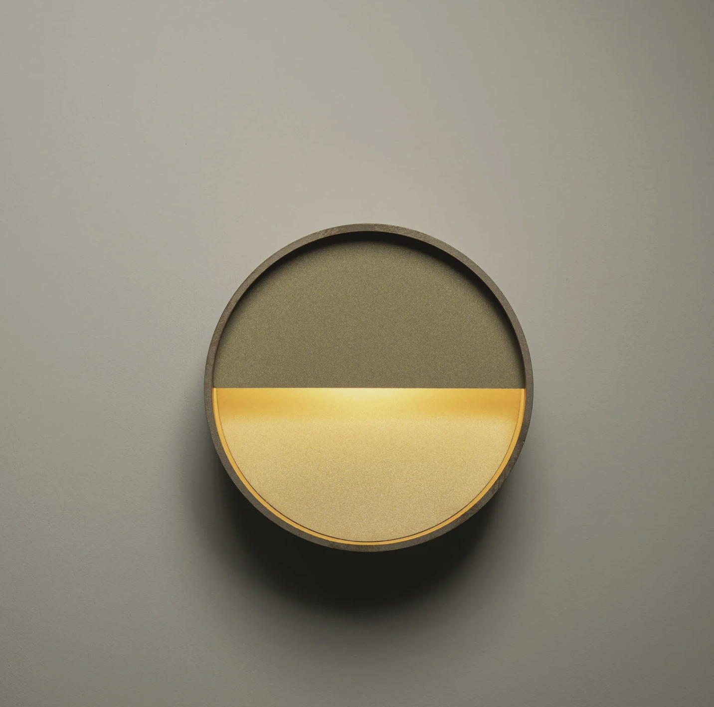 TOBOR par Roll & Hill