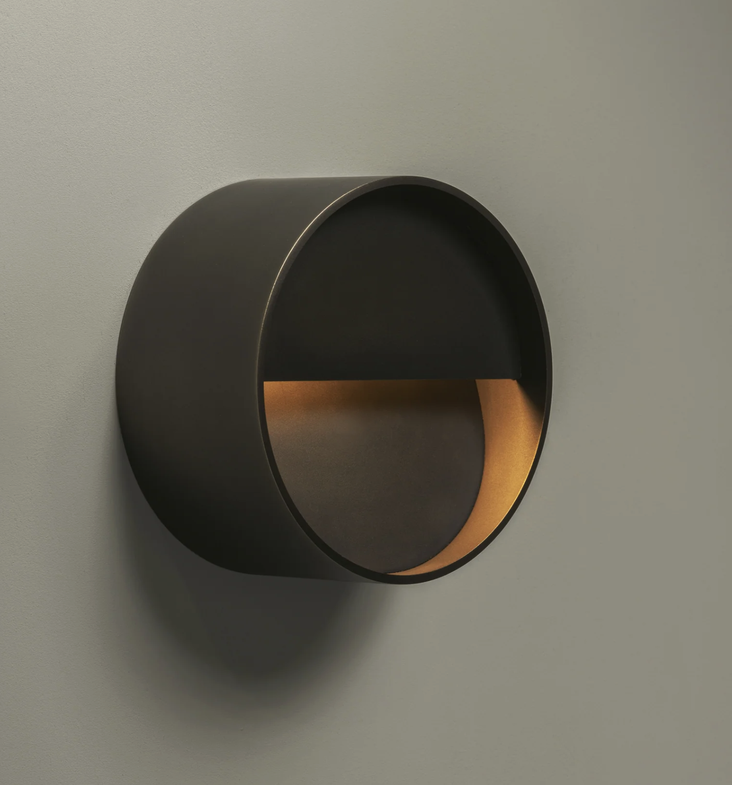 TOBOR par Roll & Hill