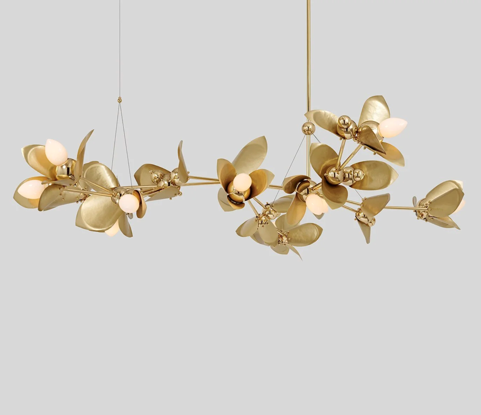 CUSTOM LAUREL BLOSSOM 14 CHANDELIER par Rosie Li