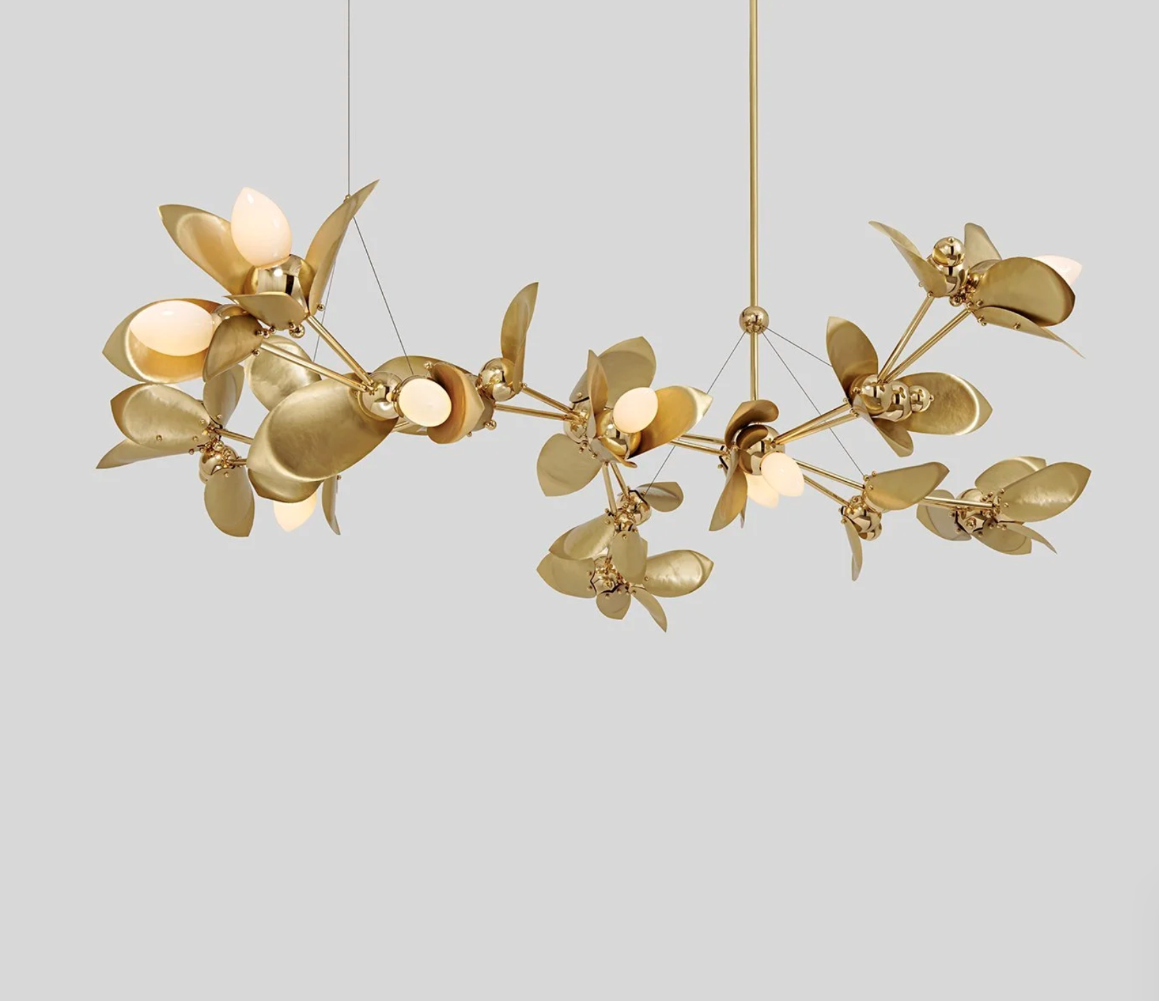 CUSTOM LAUREL BLOSSOM 14 CHANDELIER par Rosie Li