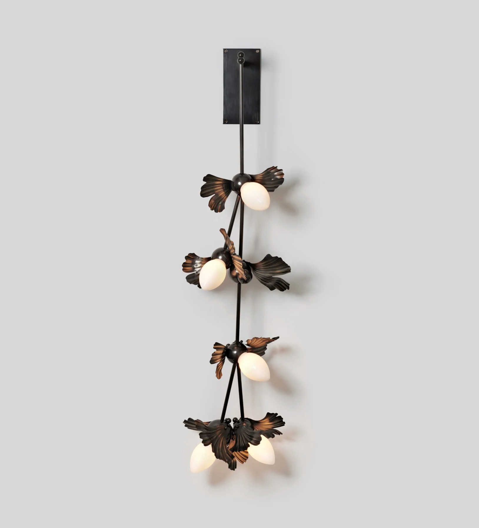 FLUTED GINKGO 05 TOTEM WALLMOUNT par Rosie Li