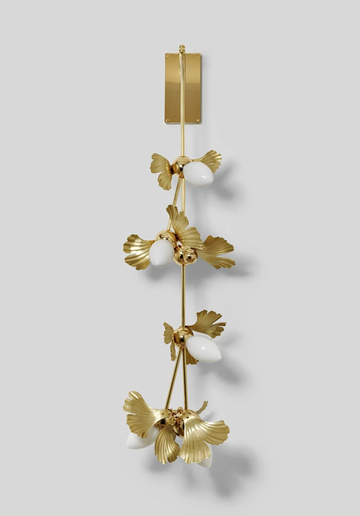 FLUTED GINKGO 05 TOTEM WALLMOUNT par Rosie Li
