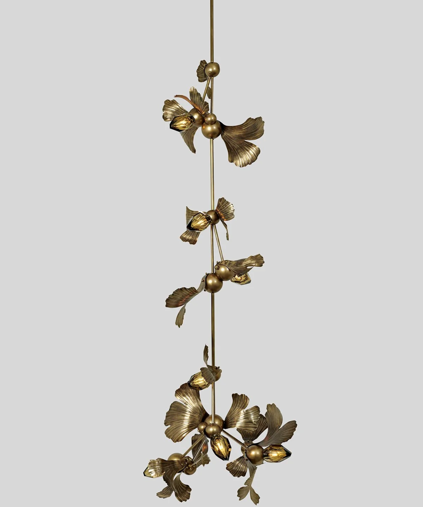 FLUTED GINKGO 08 TOTEM PENDANT par Rosie Li