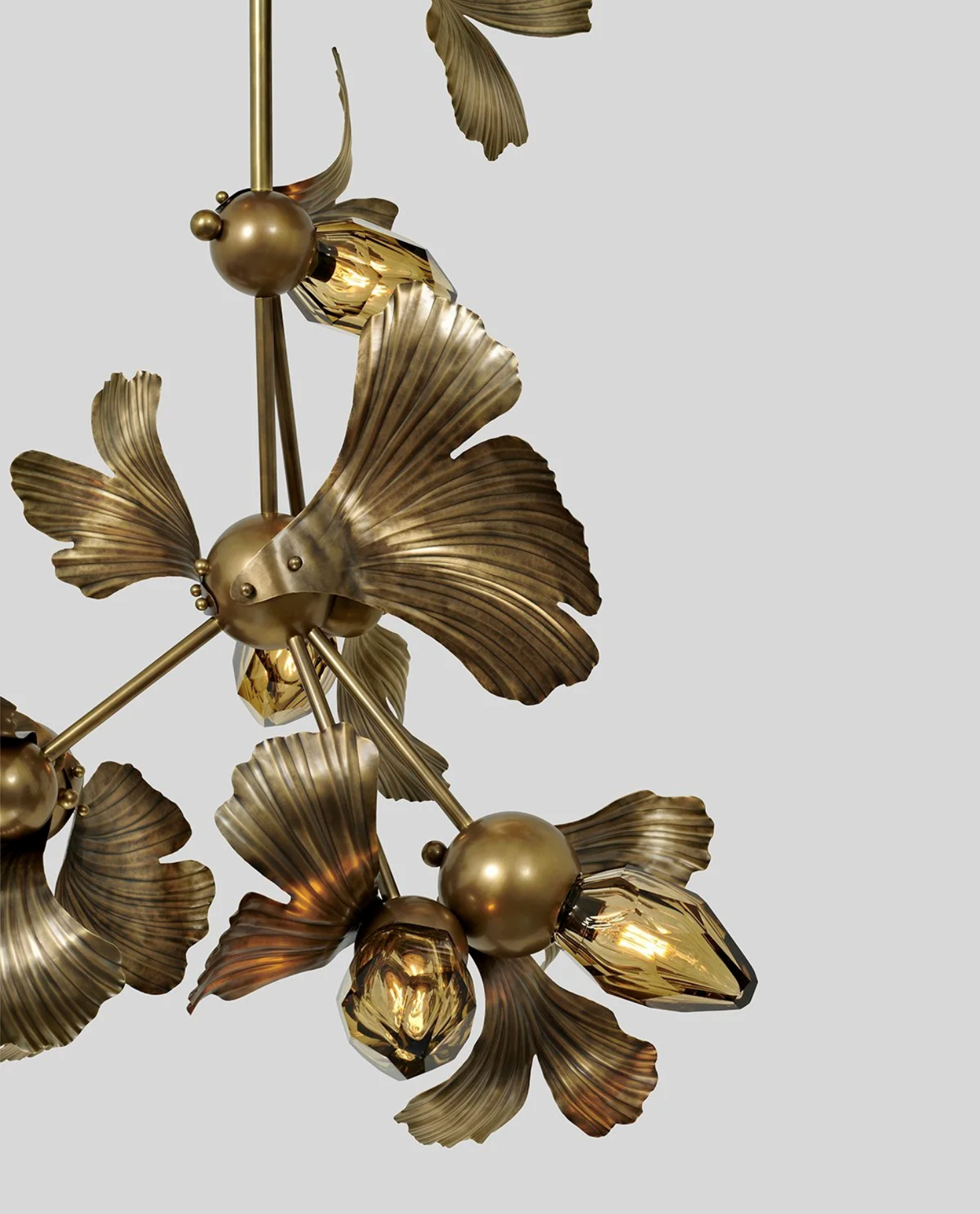 FLUTED GINKGO 08 TOTEM PENDANT par Rosie Li