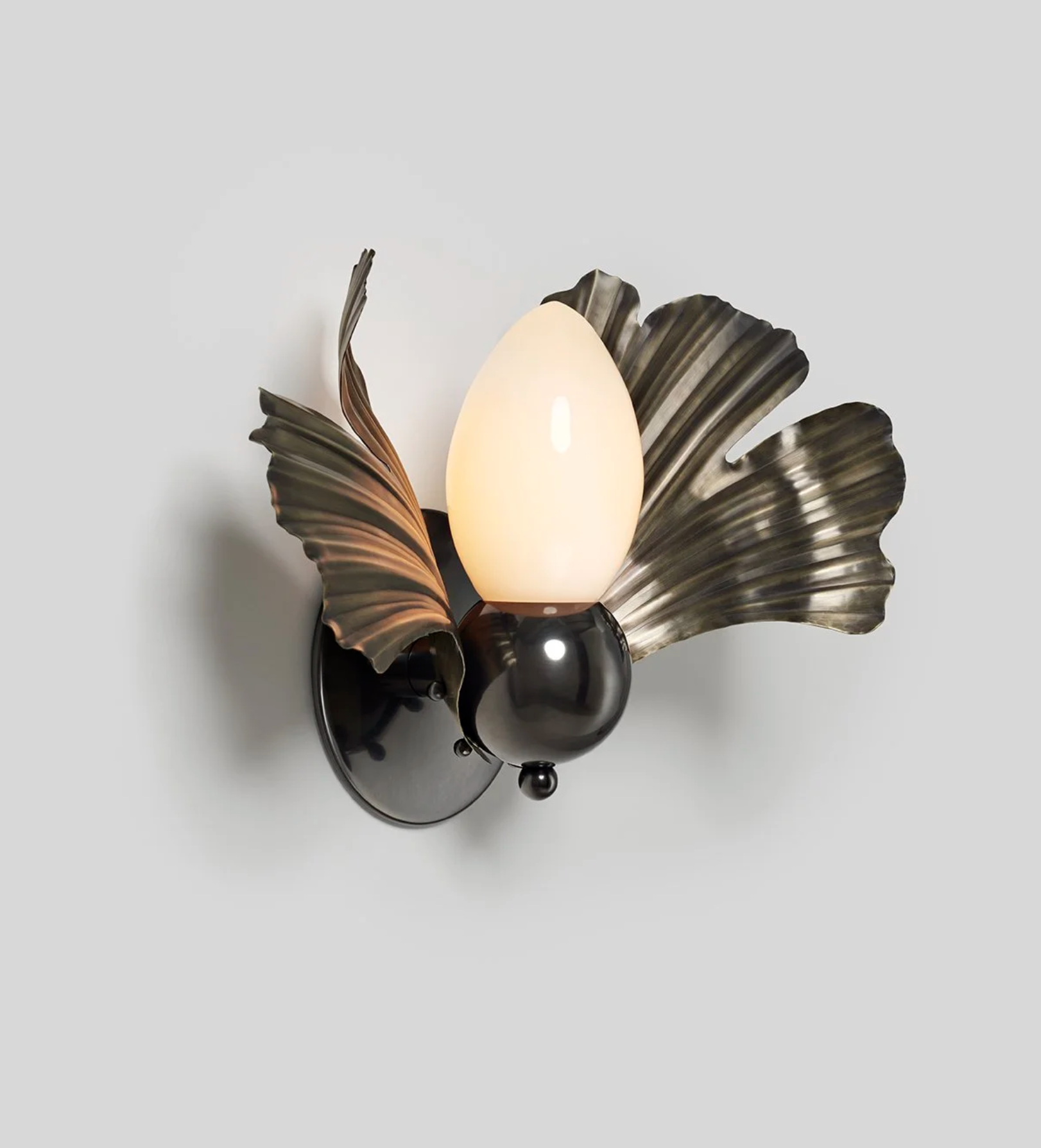 FLUTED GINKGO BLOSSOM - 01 SCONCE par Rosie Li