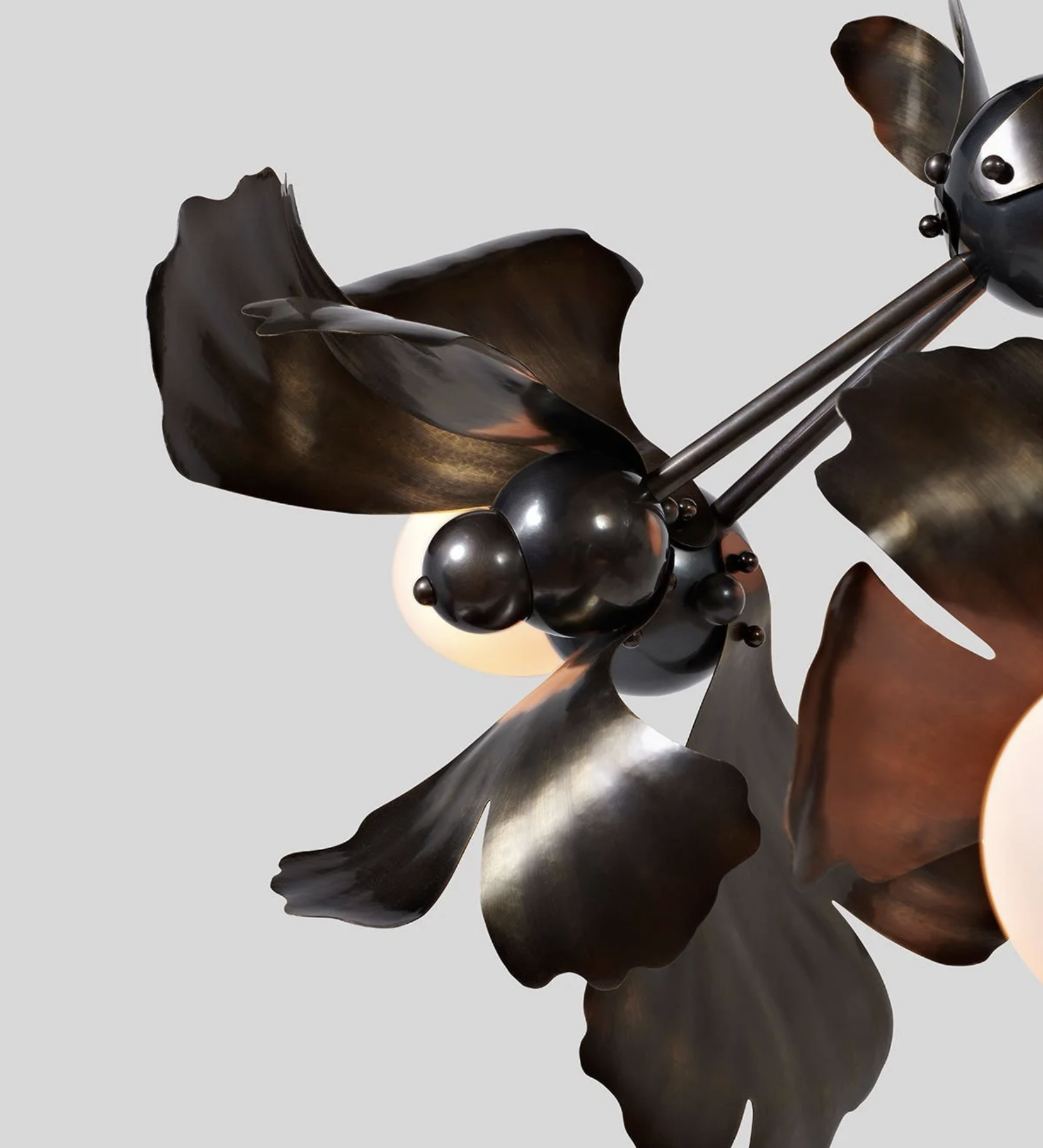 GINKGO BLOSSOM 04  PENDANT par Rosie Li