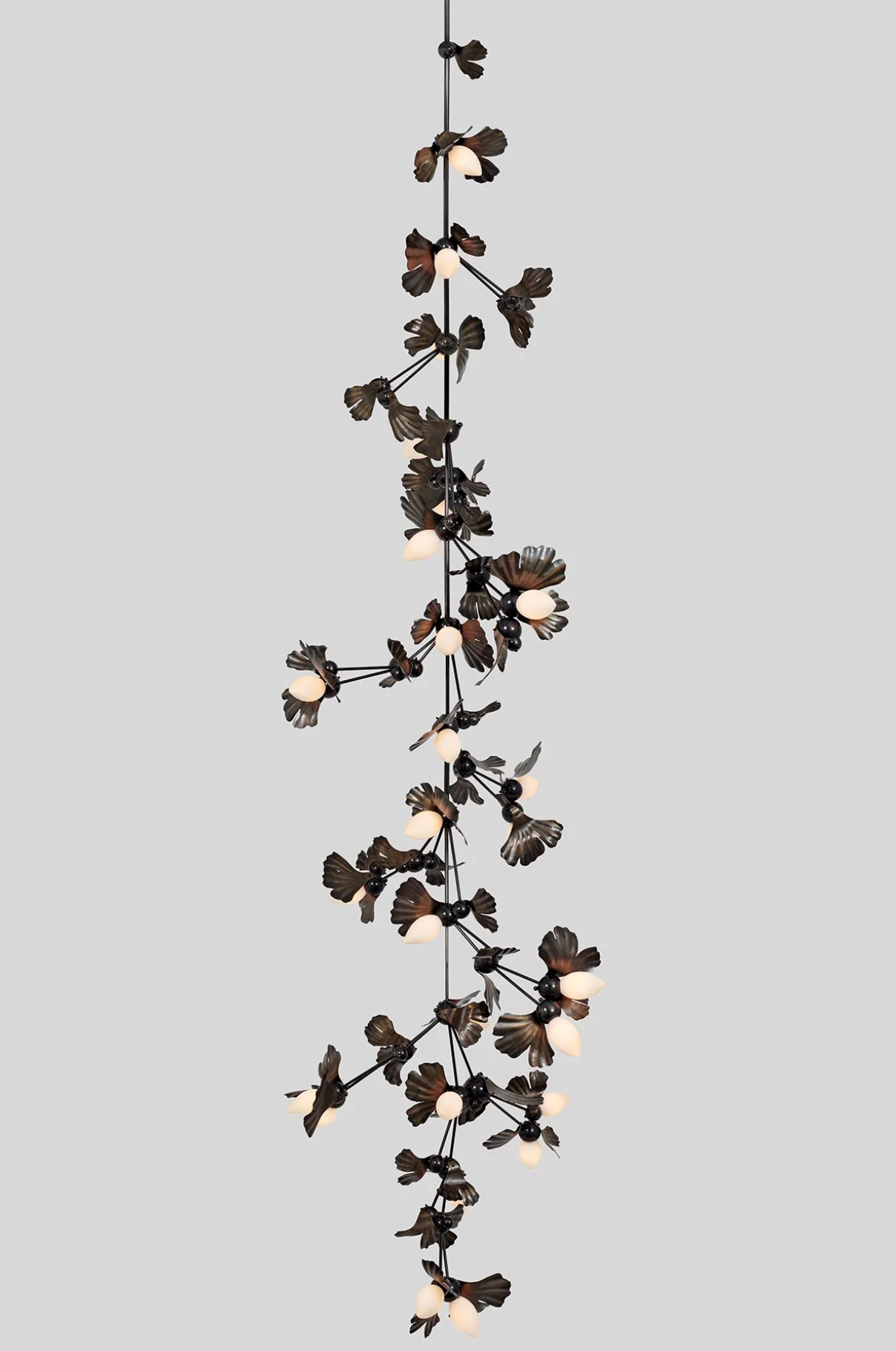 GINKGO BLOSSOM 27 CHANDELIER par Rosie Li