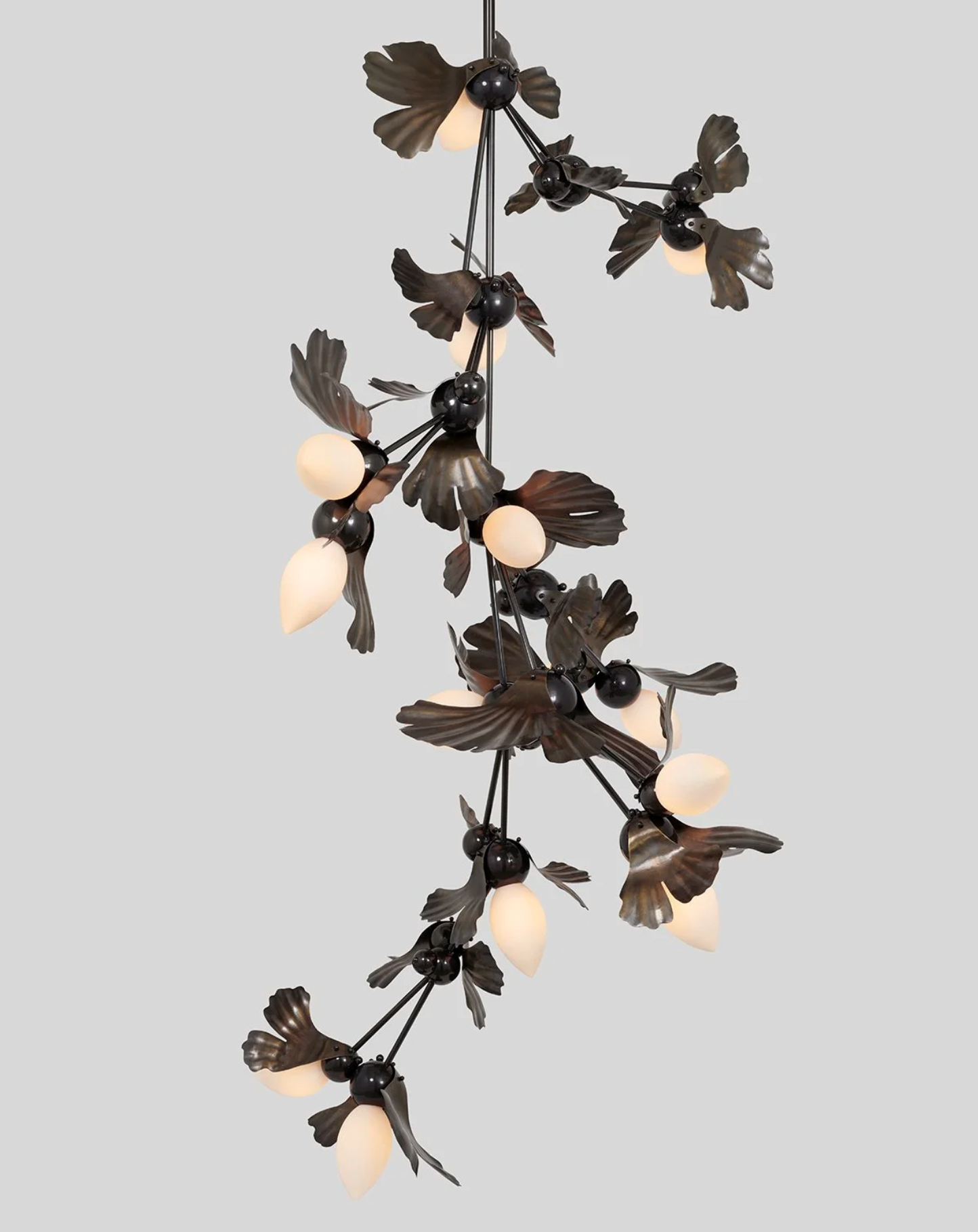 GINKGO BLOSSOM 27 CHANDELIER par Rosie Li