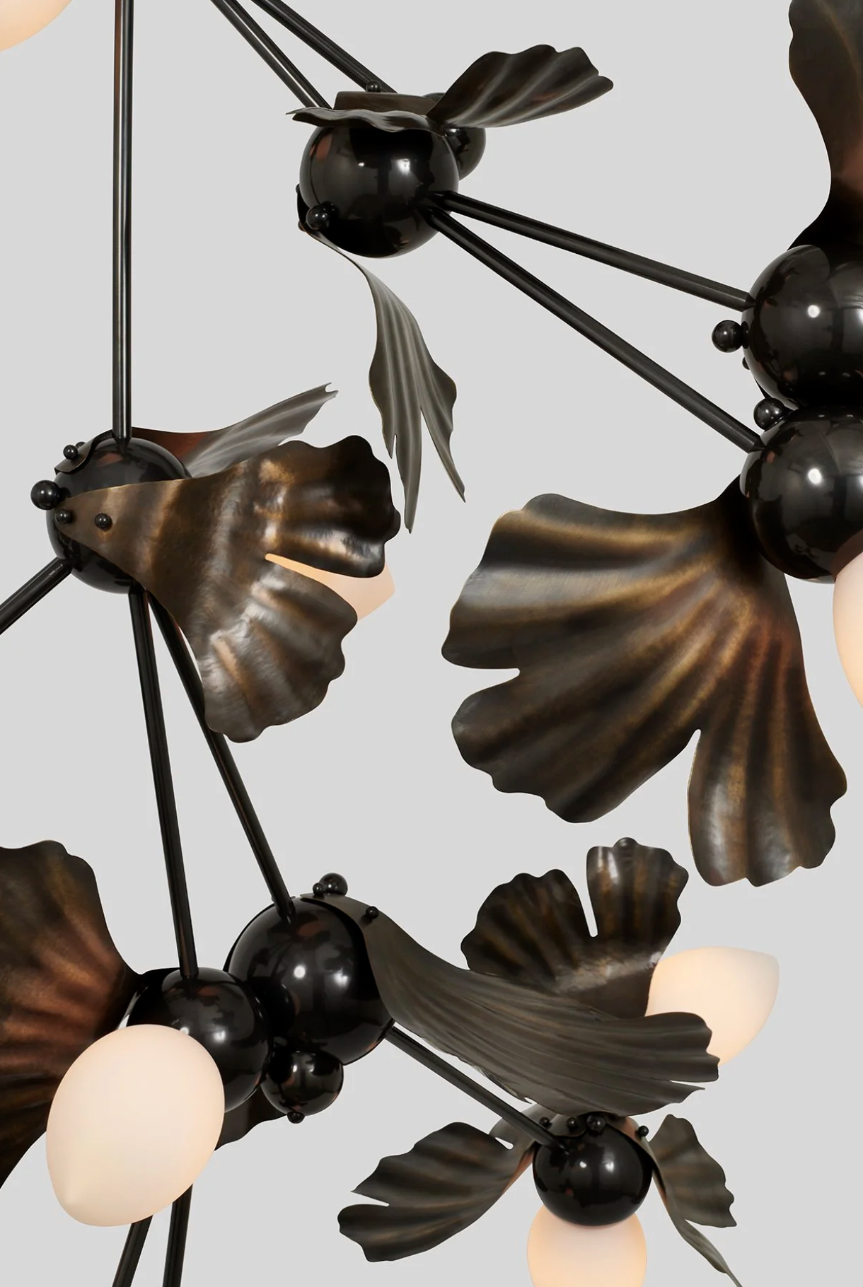 GINKGO BLOSSOM 27 CHANDELIER par Rosie Li