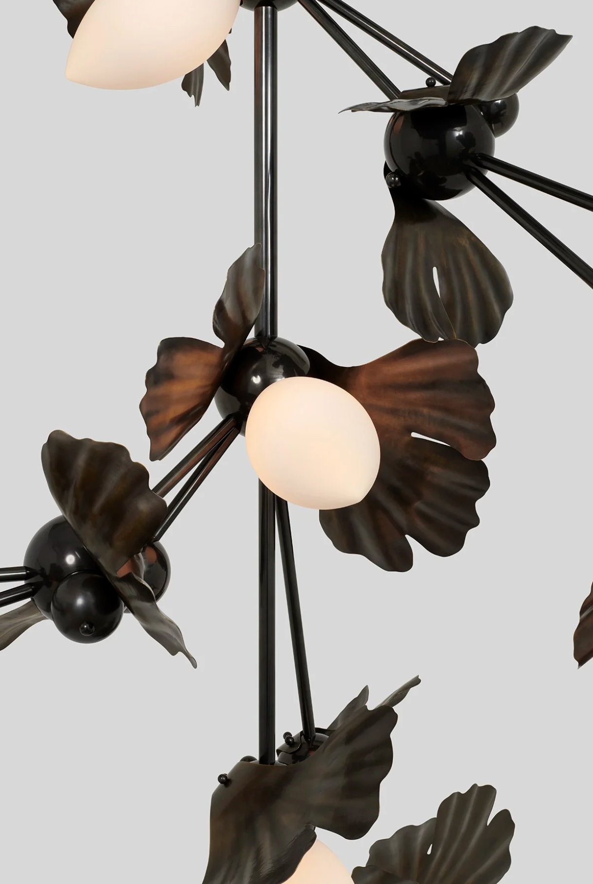 GINKGO BLOSSOM 27 CHANDELIER par Rosie Li