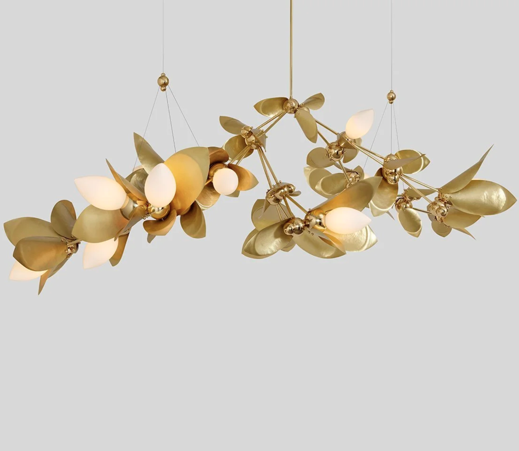 LAUREL BLOSSOM 19 CHANDELIER par Rosie Li