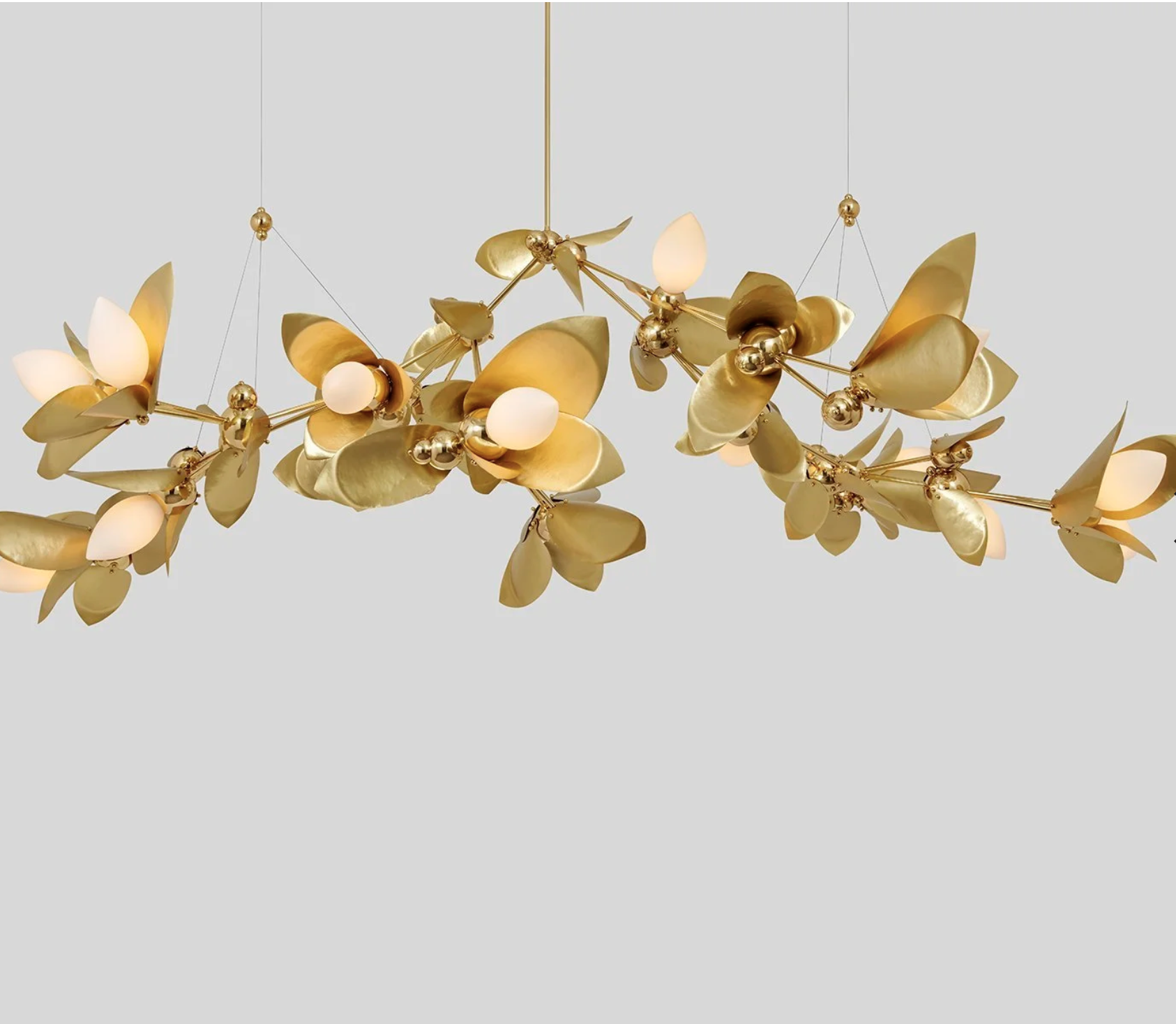 LAUREL BLOSSOM 19 CHANDELIER par Rosie Li