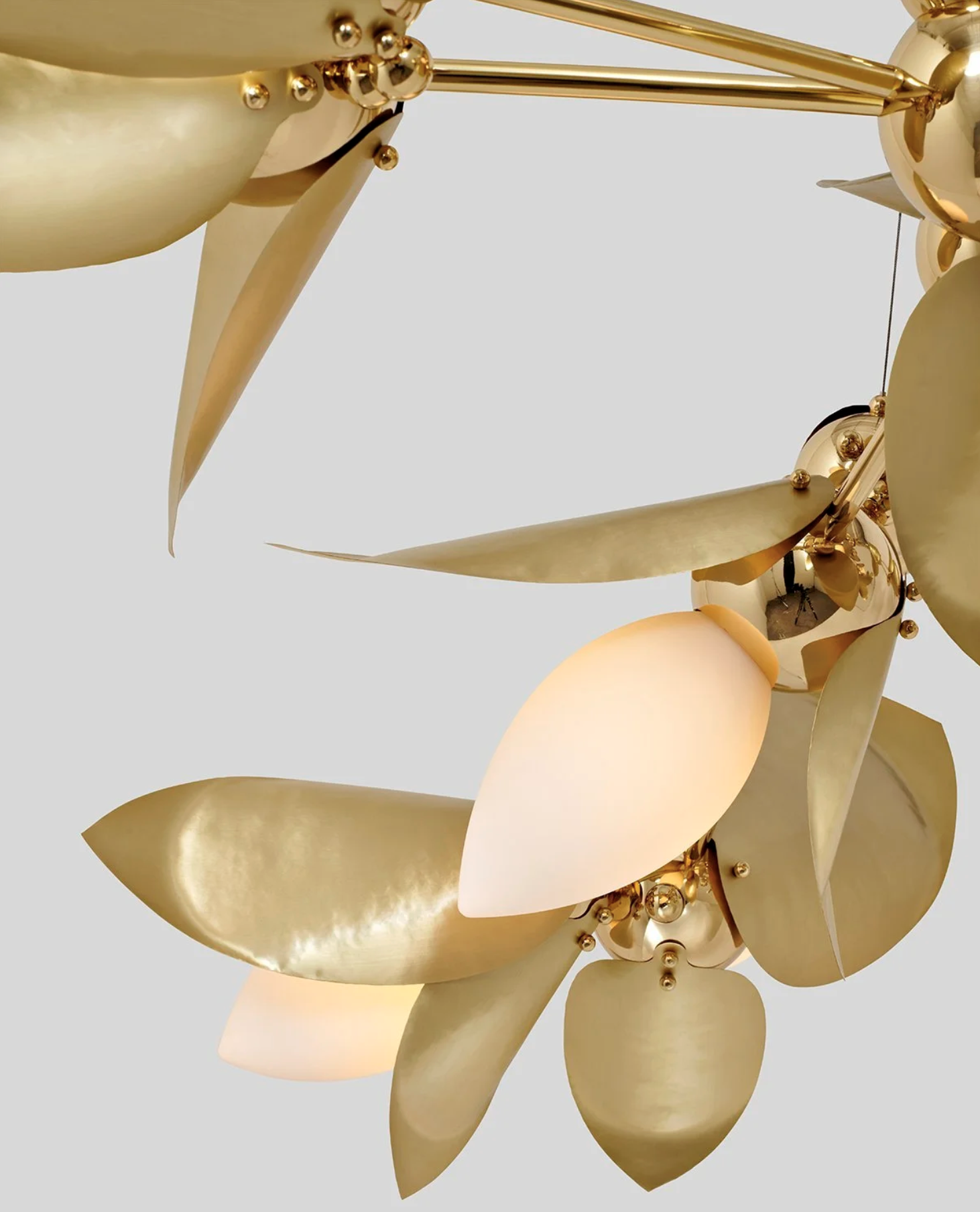 LAUREL BLOSSOM 19 CHANDELIER par Rosie Li