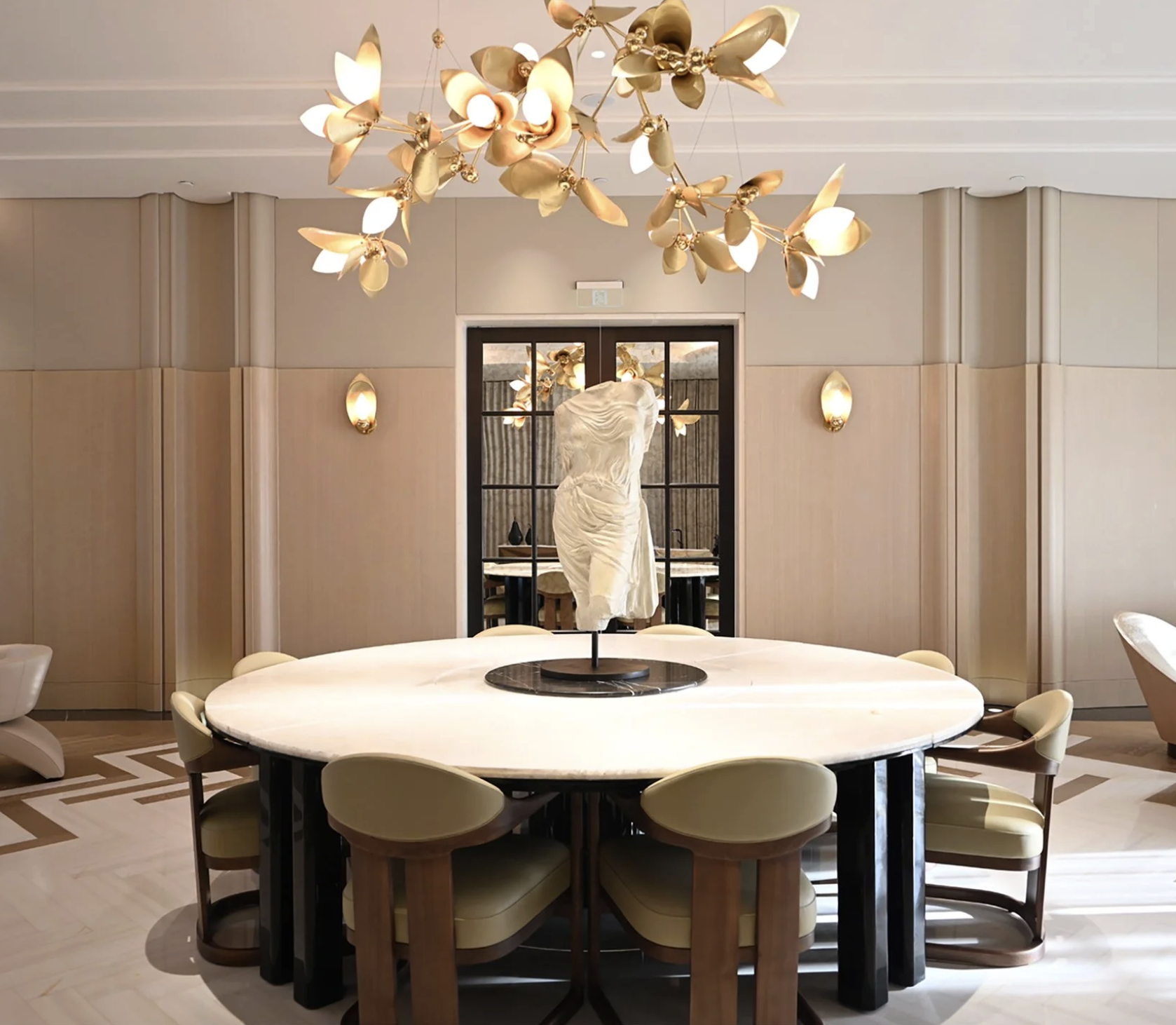 LAUREL BLOSSOM 19 CHANDELIER par Rosie Li