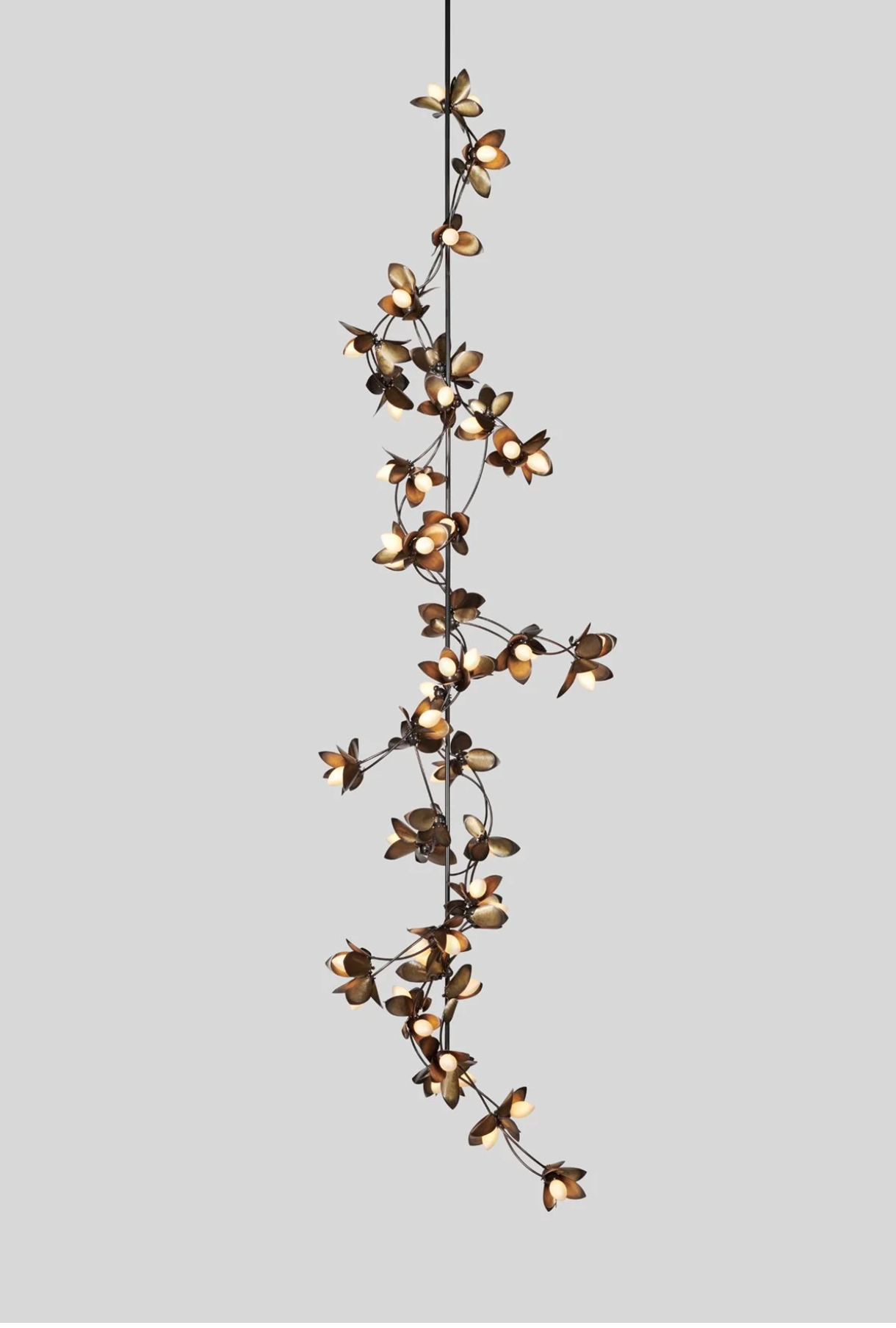 LAUREL GARALND 62 CUSTOM CHANDELIER par Rosie Li