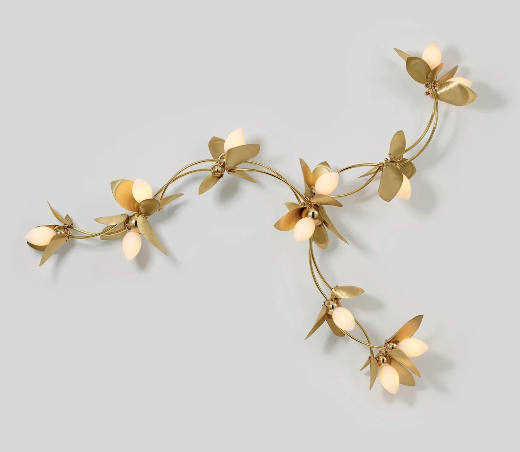 LAUREL GARLAND 12 FLUSHMOUNT par Rosie Li