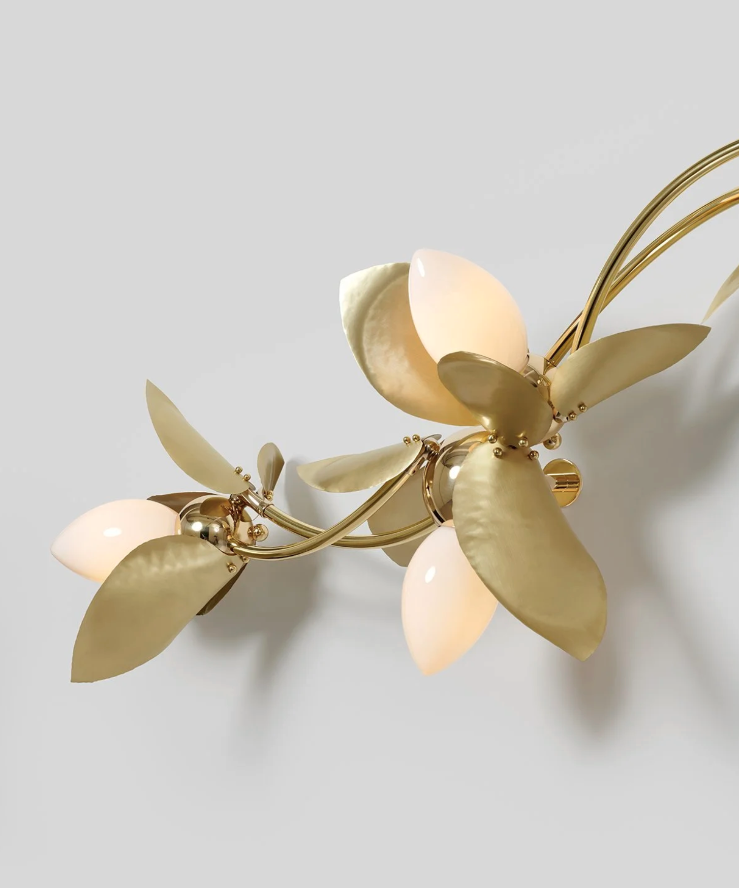 LAUREL GARLAND 12 FLUSHMOUNT par Rosie Li