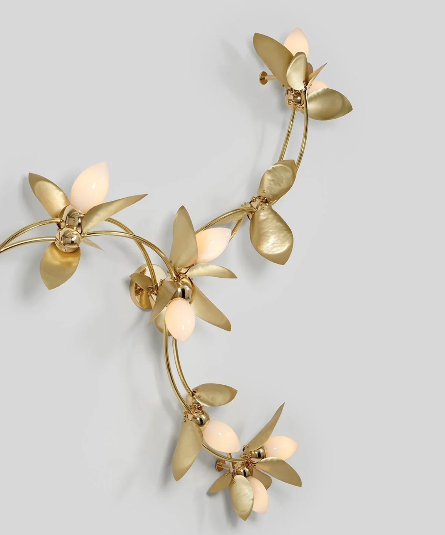 LAUREL GARLAND 12 FLUSHMOUNT par Rosie Li