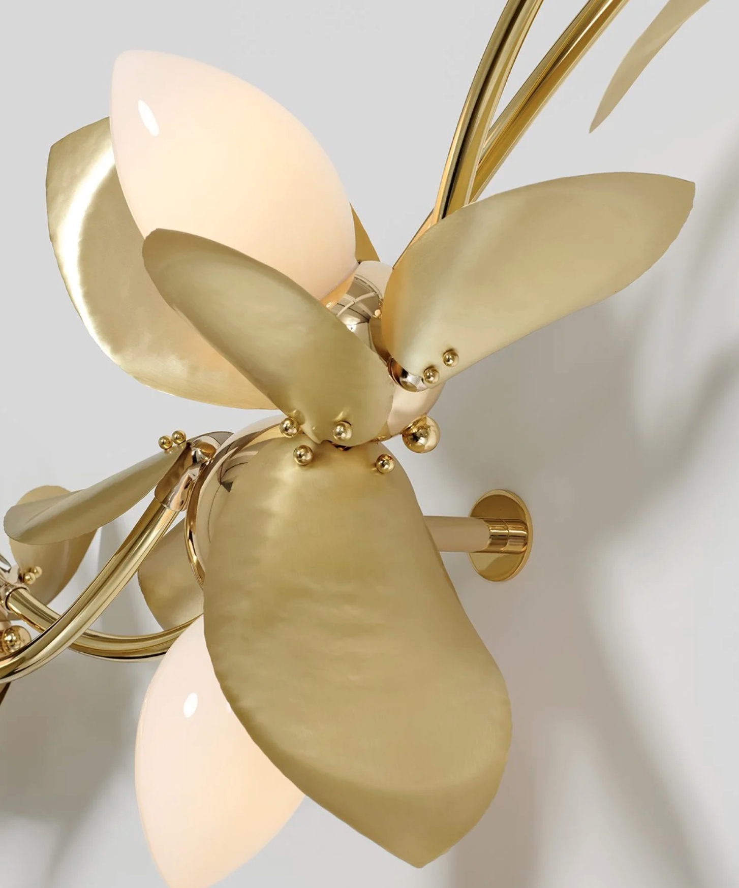 LAUREL GARLAND 12 FLUSHMOUNT par Rosie Li