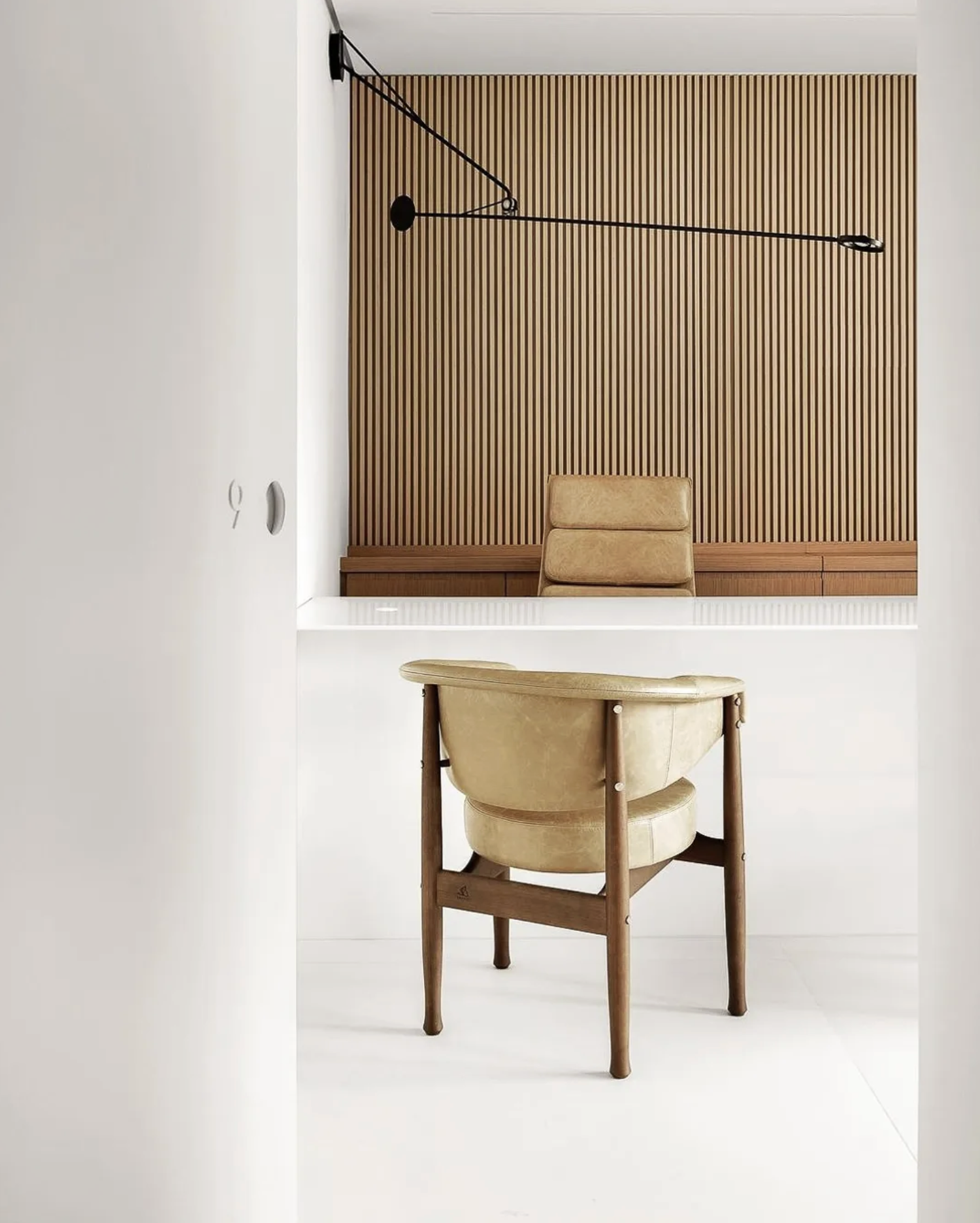 BEG ARMCHAIR par Sergio Rodrigues