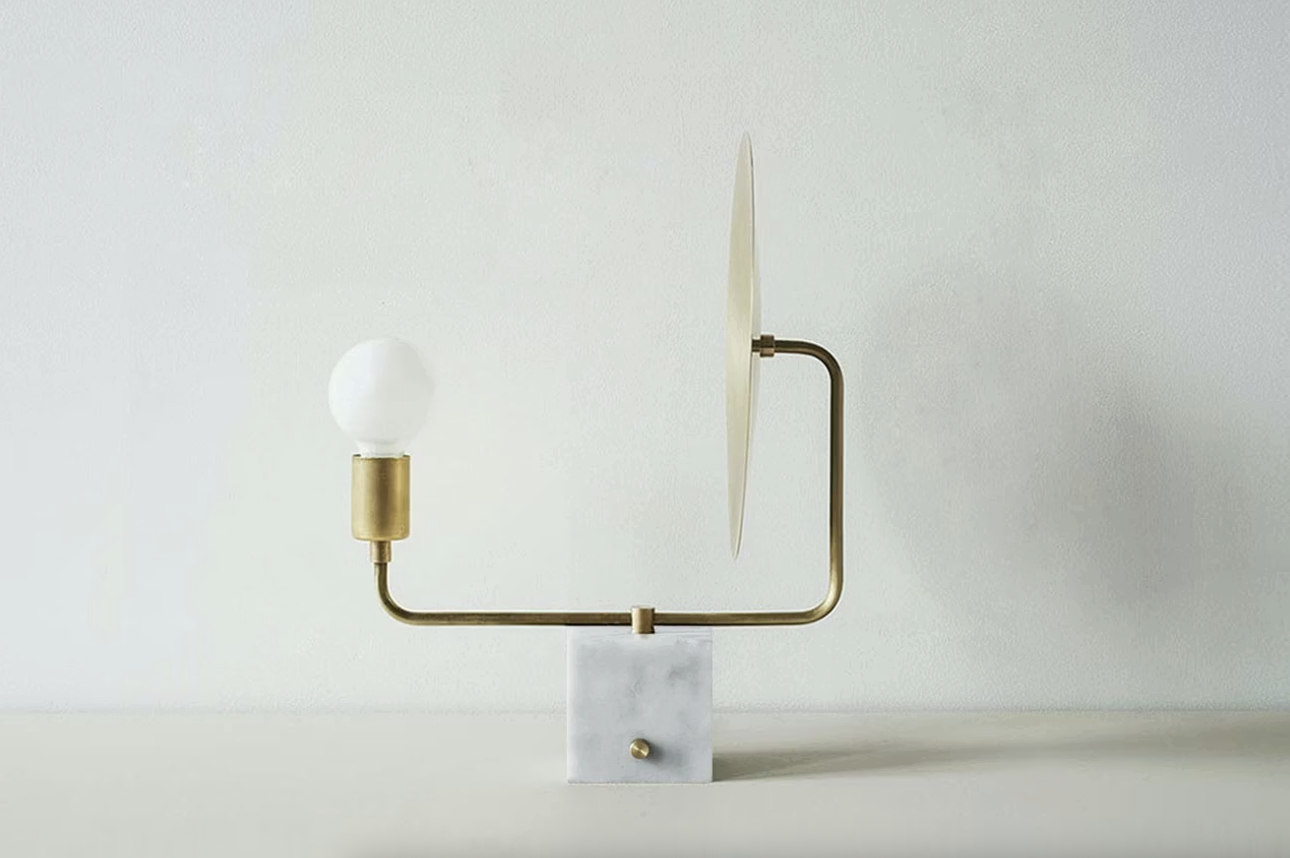 HELIOS TABLE LAMP par Workstead
